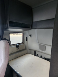 Ryder Stock ID: 873690 Transmission Type/Speed: AUTO 18 Engine: DIESEL X15'17 500/1800 Horse Power:... (image 9)