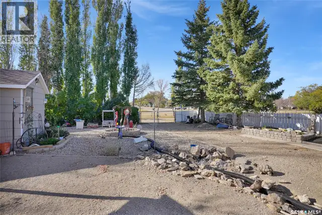 704 Leeville DRIVE Assiniboia, Saskatchewan in Houses for Sale in Moose Jaw - Image 40