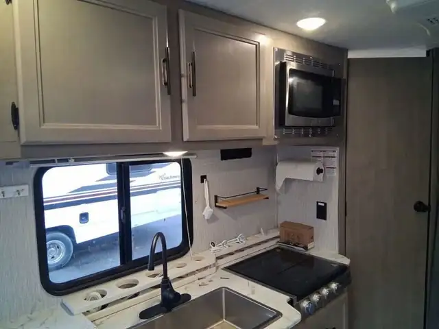 2023 Coachmen RV Freelander 23FS in RVs & Motorhomes in Kelowna - Image 9