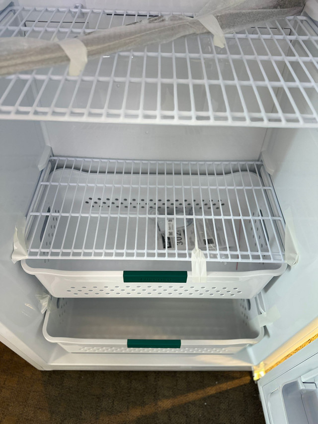 with warranty / Hisense FV21C7HWE 21 cu.ft. Upright freezer in Refrigerators in Calgary - Image 3