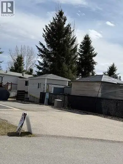 trailer not included for picture only MOVE IN READY. Paved driveway, RV parking , Just park your RV...