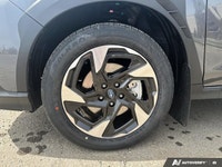 Vehicle Key Features Key Features 18-inch aluminum alloy wheels, 5-spoke, two-tone with machined fin... (image 8)