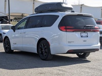 This Chrysler Pacifica has a dependable Regular Unleaded V-6 3.6 L/220 engine powering this Automati... (image 5)