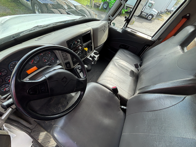 2017 International 24' Flatdeck in Heavy Trucks in Abbotsford - Image 11