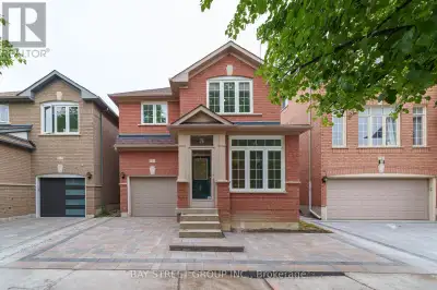 5 MCCAUL STREET Markham (Berczy), Ontario