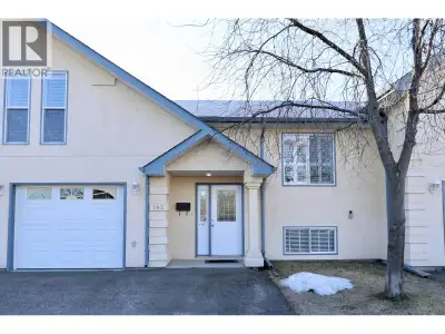 Really lovely unit in this 55 plus development with loads of nice quality finished space. Beautiful...