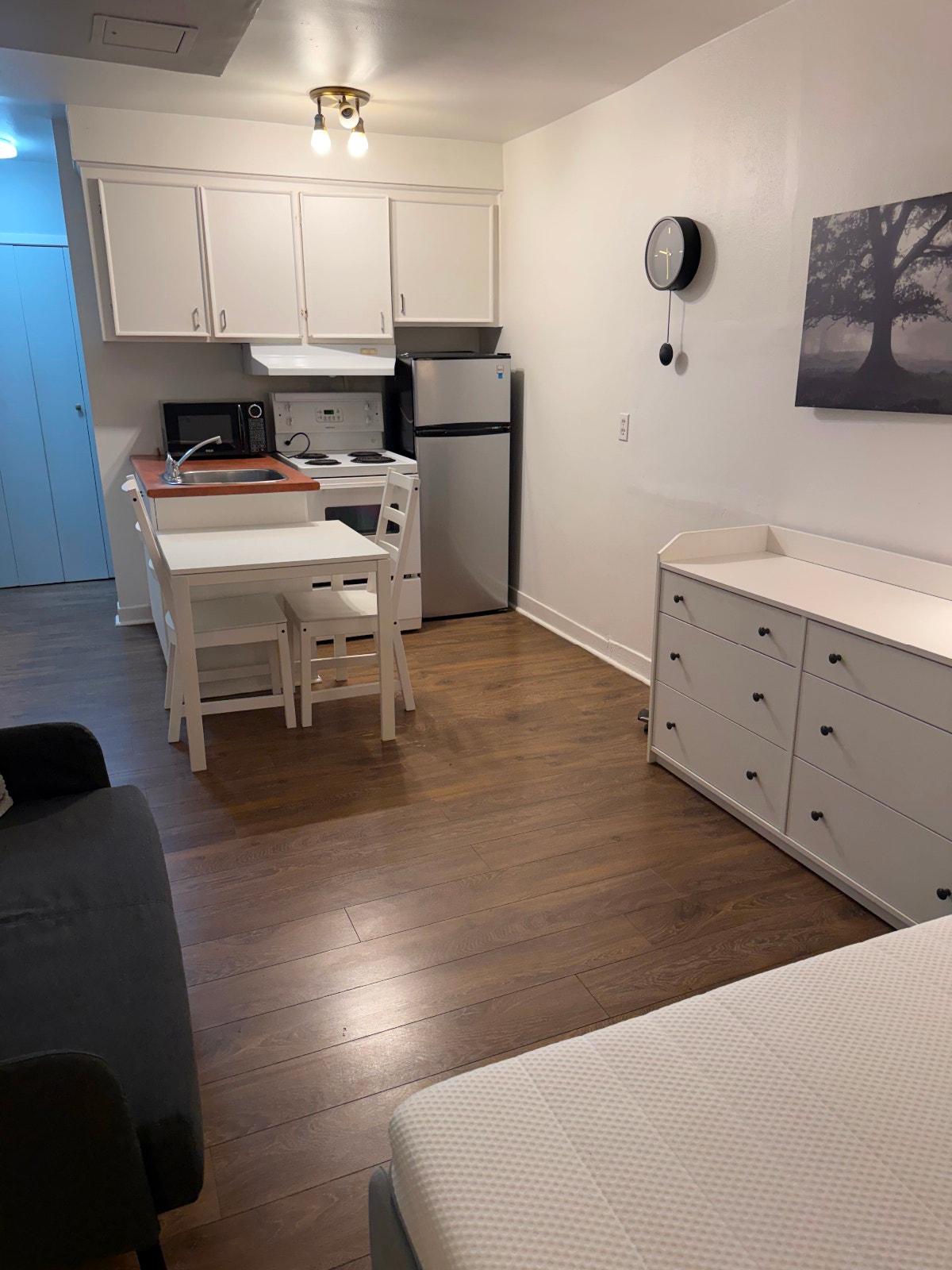 Studio rental downtown — photo 1