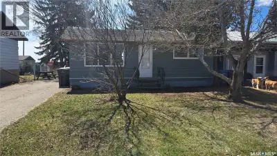 Affordable housing available in this home. Just a little TLC needed to make it a great starter inves...