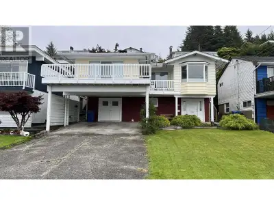 Ocean view home in a desirable neighbourhood on Graham Ave. This three-bedroom, two-bathroom home si...