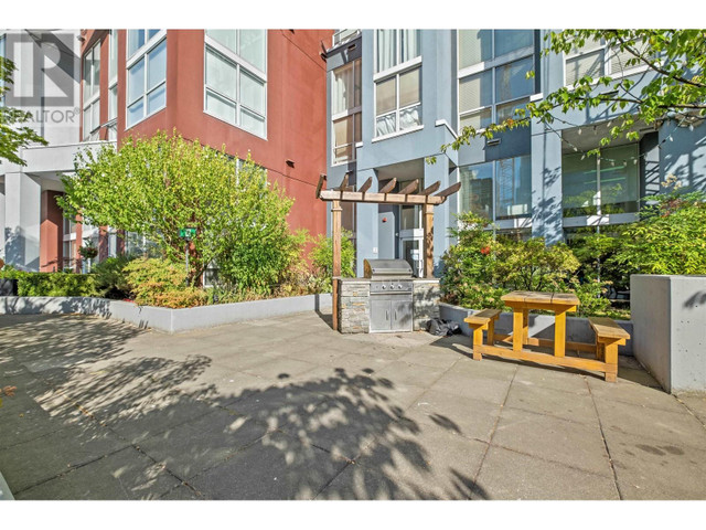 415 933 SEYMOUR STREET Vancouver, British Columbia in Condos for Sale in Vancouver - Image 3