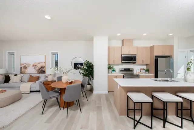 The Common at Chappelle - 3 Bedroom Townhome House for Rent in Long Term Rentals in Edmonton - Image 5
