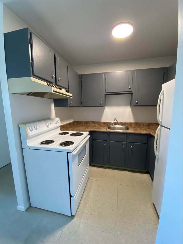 180 Woodhaven Dr Unit 17 - 2 bedroom third floor | Long Term Rentals ...