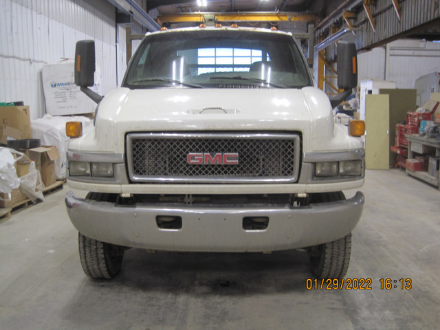 2006 GMC  5500   4X4 Deck Truck in Cars & Trucks in Edmonton - Image 2