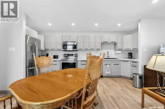 1160 Willow AVENUE Moose Jaw, Saskatchewan in Houses for Sale in Moose Jaw - Image 15