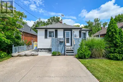 Lovely quaint and great location. This two bedroom beauty is ready for you to view. Boasting spaciou...