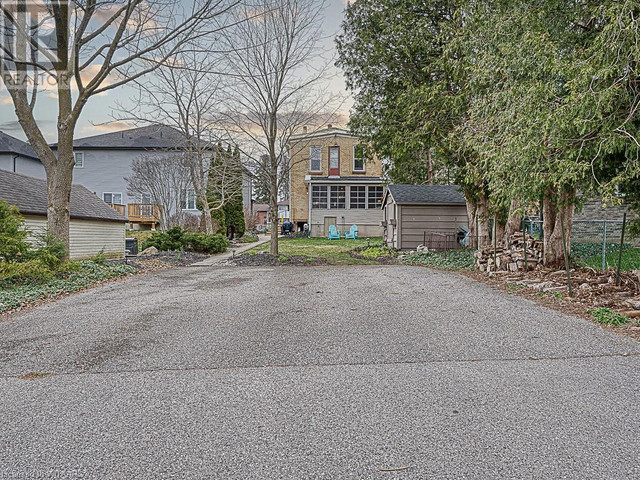 126 KING Street E Ingersoll, Ontario in Houses for Sale in Woodstock - Image 4