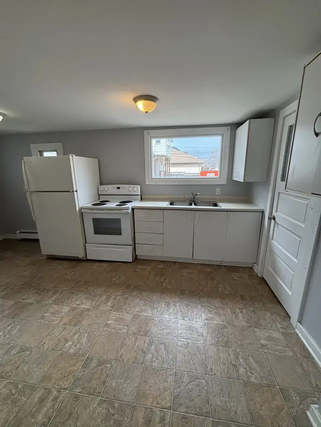 2-184 Christina St S – 1-Bedroom Apt (Near Riverfront) in Long Term Rentals in Sarnia - Image 13