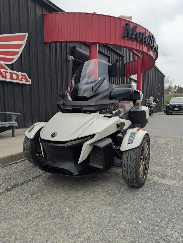 2024 Can-Am Spyder RT in Street, Cruisers & Choppers in Kingston - Image 3