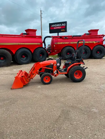 Used 2021 Kubota B2601HSD Tractor -342 Hours -24 HP -Loader life capacity 948lbs -4WD -3 Range Hydro...