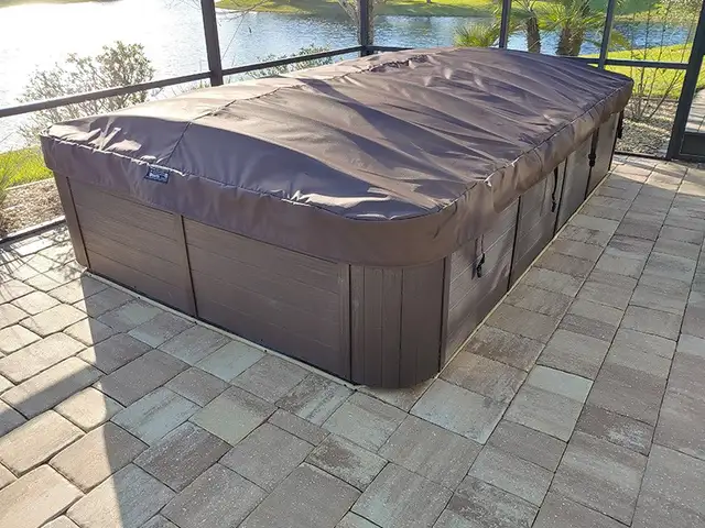 Roll Cover. in Hot Tubs & Pools in Calgary - Image 4