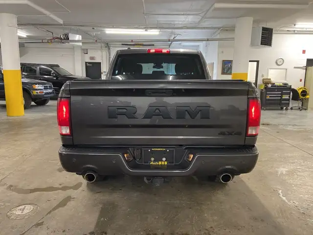 2023 Ram 1500 Classic Express 4x4 Crew Cab NIGHT PKG TOUCHSCREEN in Cars & Trucks in Calgary - Image 7