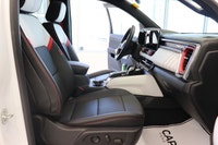 Capital Ford Lincoln Winnipeg Ltd (MB's #1 Rated Ford Store) Check out this vehicle's pictures, feat... (image 6)