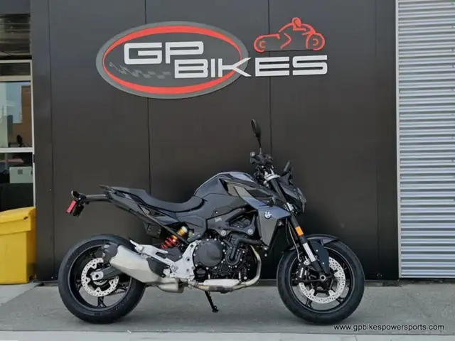 2026 BMW F 900 R Triple Black in Sport Touring in Oshawa / Durham Region - Image 3