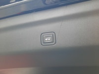 Engine: 6.2L ECOTEC3 V8 L/100Km City: 16.6 L/100Km Hwy: 13.0 Safety Equipment Hitch Guidance Teen Dr... (image 9)