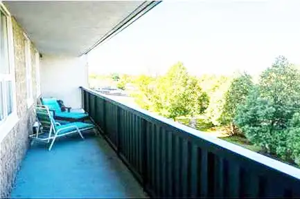 Close CU, AC 1-bdrm in 3-bdrm luxury condo for Jan in Room Rentals & Roommates in Ottawa - Image 10