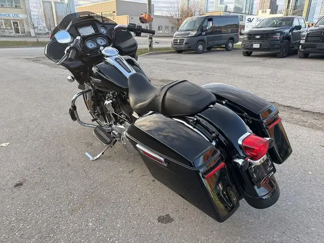 2022 Harley-Davidson Road Glide ~ ROAD GLIDE ~ 107CI ~ 2 INTO 1  in Sport Touring in City of Toronto - Image 7