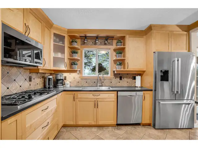 11472 85 AVENUE Delta, British Columbia in Houses for Sale in Richmond - Image 13