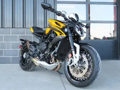 Finance at $160 bi-weekly with FCPP warranty coverage for 4 years!* Click "Get Financing" to see if...