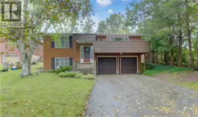 For the first time since it was constructed in the 1970s, this lovingly maintained single-owner rais...