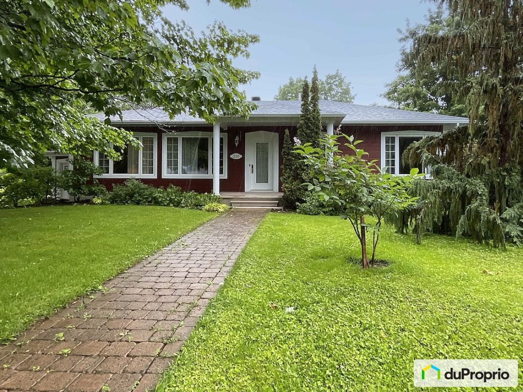 $578,000 - Bungalow for sale in St-Vallier — photo 1