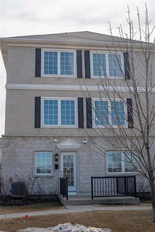 201 20 Ancaster Gate Winnipeg, Manitoba62863752076163123