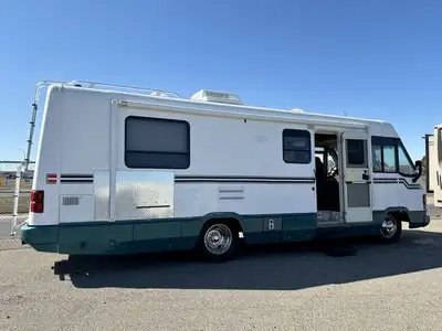 Welcome to Skyline RV Travel Centre!