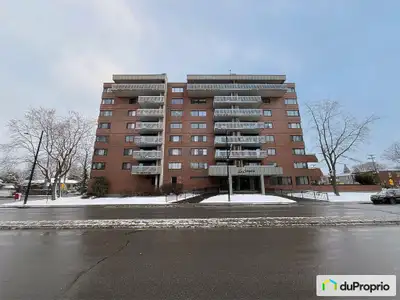 Decouvrez ce magnifique copropriete , spacieux et decore avec soin , ce condo cle en main offre 2 ch...