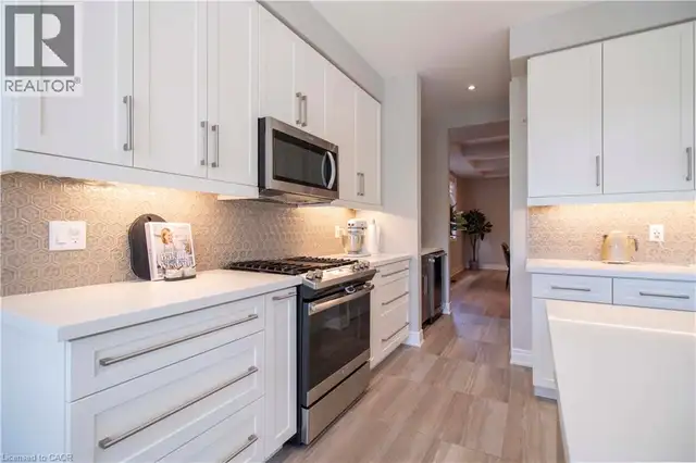 19 SECINARO Avenue Ancaster, Ontario in Long Term Rentals in Hamilton - Image 12