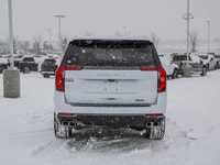 Welcome to Sherwood Buick GMC! This GMC Yukon XL boasts a Gas V8 6.2L/ engine powering this Automati... (image 6)