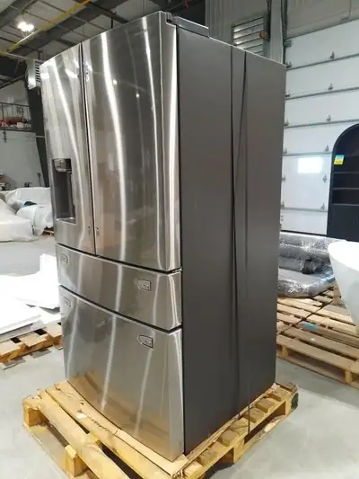 Bryan's Online Auction features several refrigerators in a variety of sizes and finishes, plus a gre...