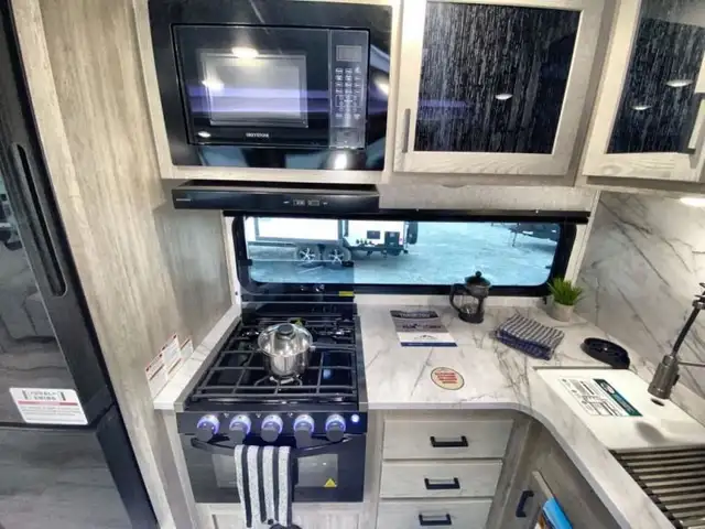 2025 EAST TO WEST Alta 3150KBH in Travel Trailers & Campers in Bedford - Image 29