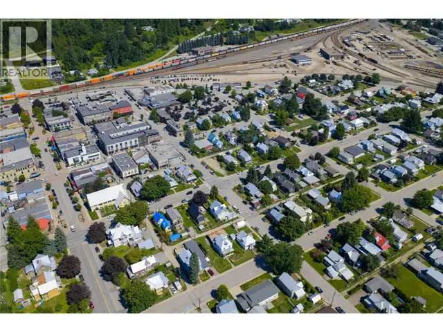 200 Third Street E Revelstoke, British Columbia in Land for Sale in Revelstoke - Image 10