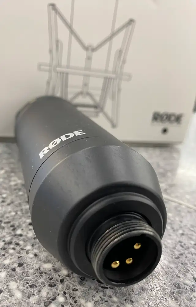 Rode NT1 Condenser Microphone Kit in Pro Audio & Recording Equipment in City of Toronto - Image 4