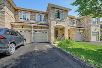 Ottawa, Orleans. ***RENT-CONTROLLED UNIT!*** Beautiful 3-bedroom, 2.5 bathroom Townhouse for rent. A...