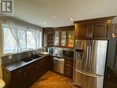 21 JONES COURT Aurora (Aurora Heights), Ontario