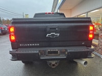 2018 Chevrolet Silverado Duramax Z71 Diesel! Leather! 4WD! Heated Seats! We Finance ALL Credit Situa... (image 6)
