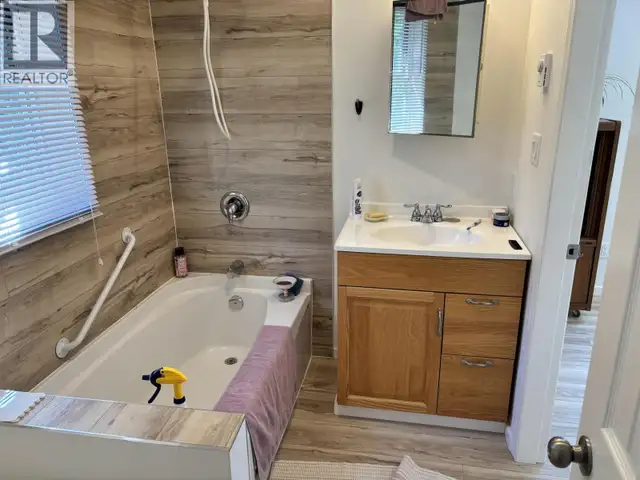 1005 SIMON BAY ROAD Fraser Lake, British Columbia in Houses for Sale in Burns Lake - Image 13