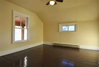 Spacious 1-Bedroom Upper Apartment with 4-Season Sunroom in Long Term Rentals in Belleville - Image 7