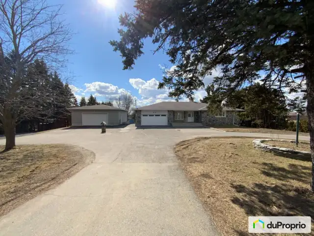 $879,900 - Bungalow for sale in Gatineau (Aylmer) in Houses for Sale in Gatineau - Image 3