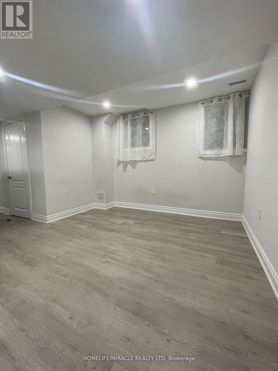 9 HUMBERSTONE CRESCENT Brampton (Northwest Brampton), Ontario 5